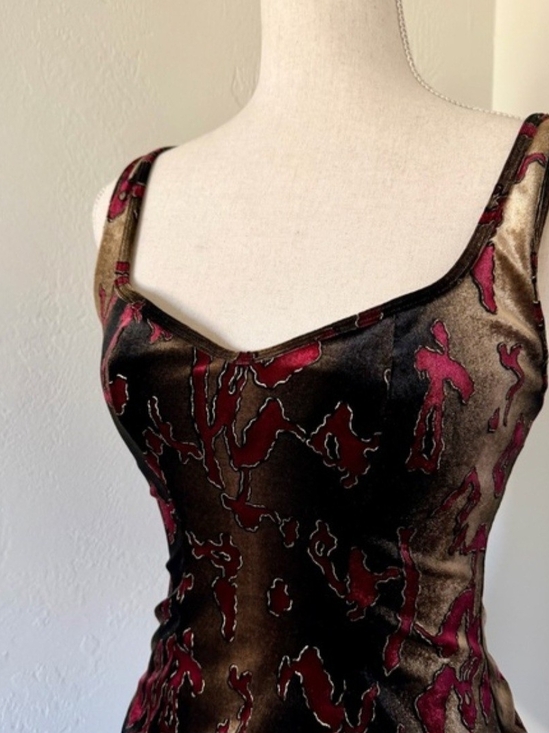 Cache Tops - Stunning Papillon Blanc Velvet top!